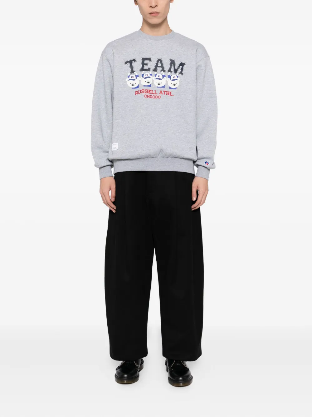 CHOCOOLATE playera con estampado gráfico en colaboración con  Russell Athletic | Sudaderas | Image 2