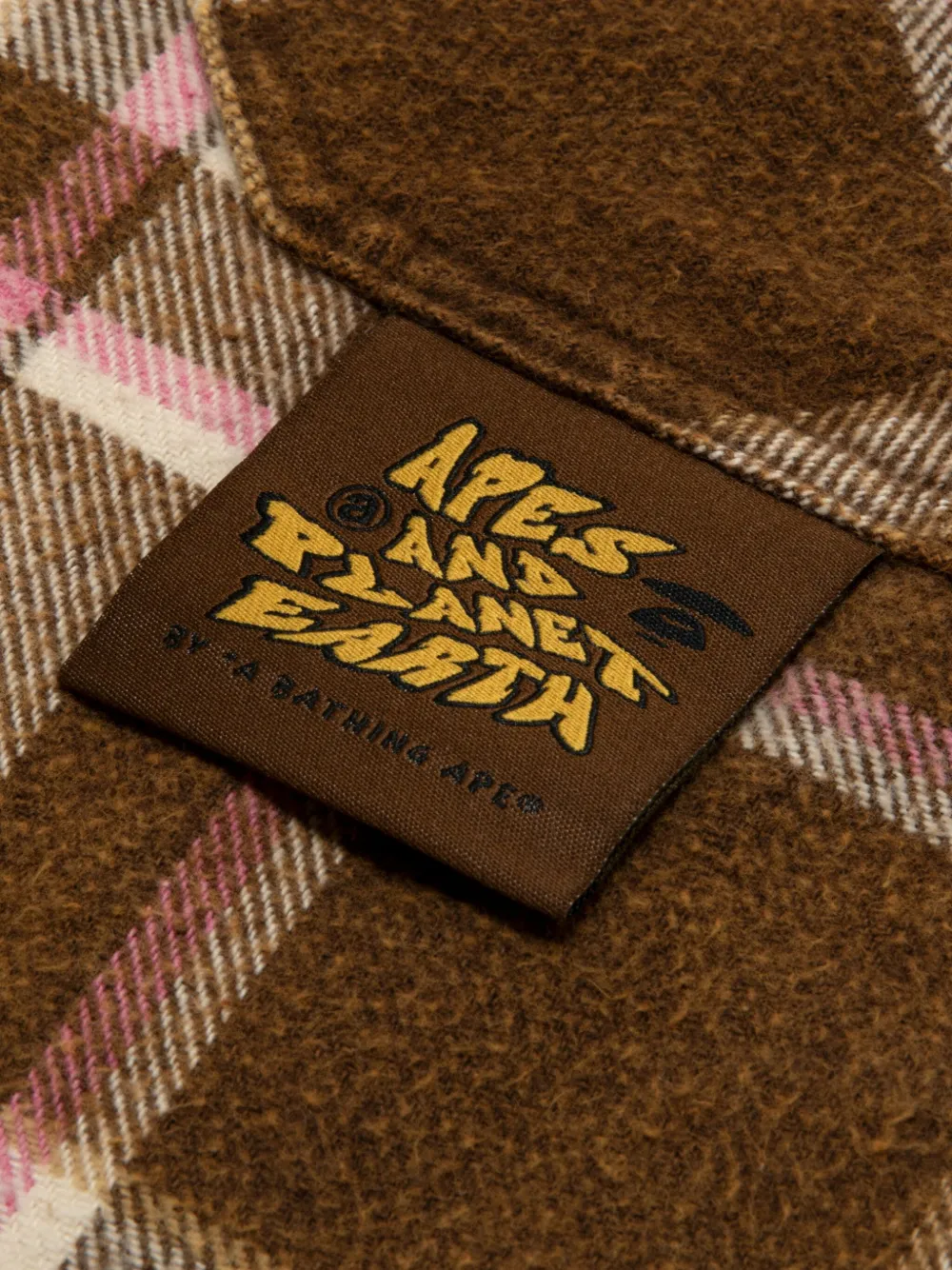 AAPE BY *A BATHING APE Geruit overhemd met zak Bruin