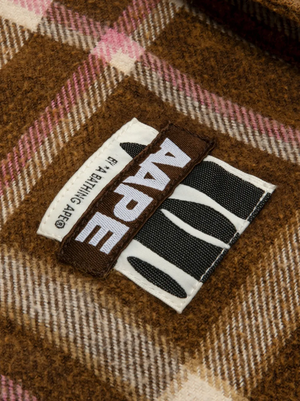 AAPE BY *A BATHING APE Geruit overhemd met zak Bruin