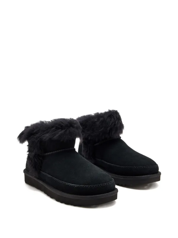 UGG Classic Ultra Mini Chalet ブーツ | ブラック | FARFETCH JP