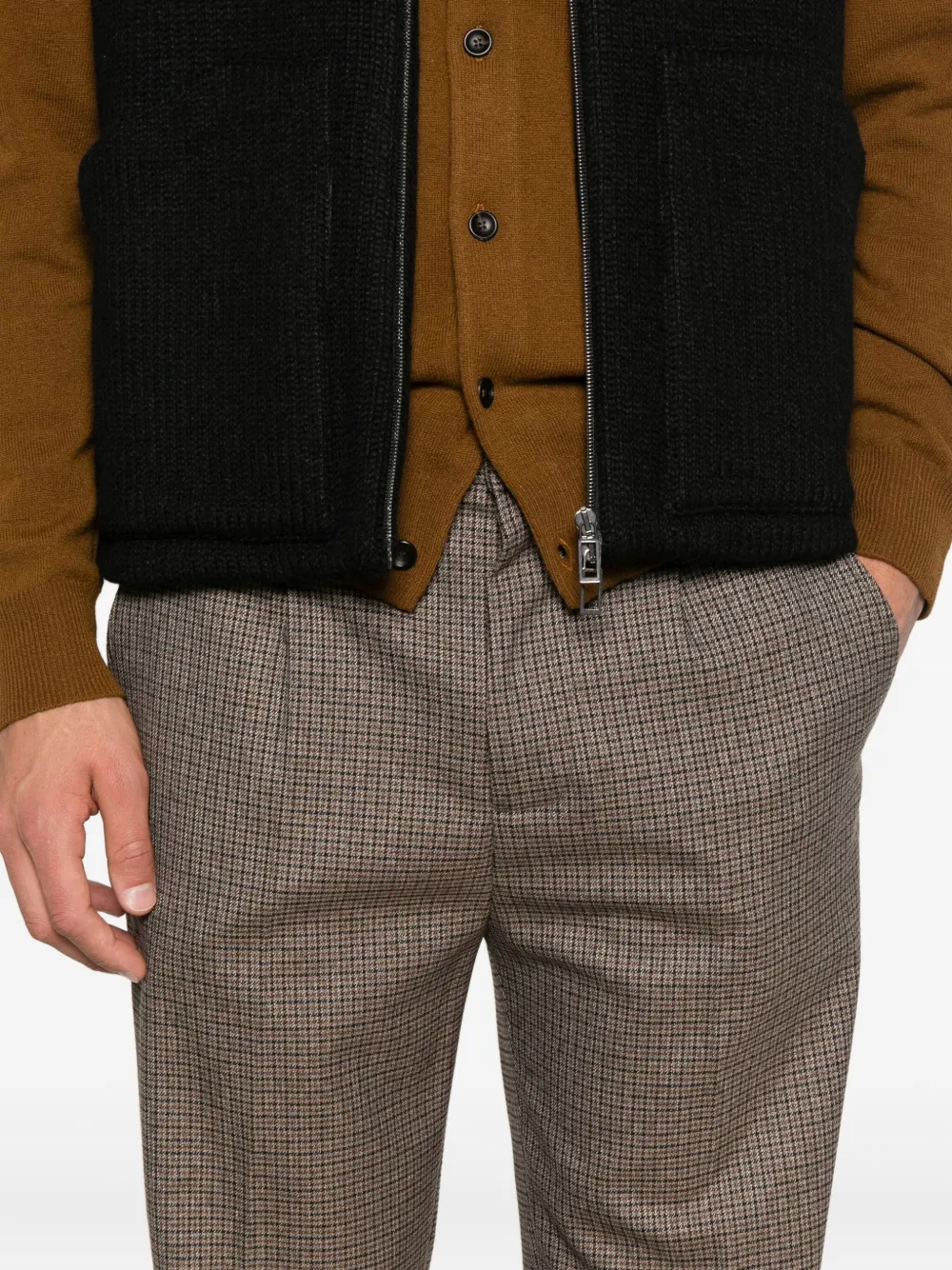 Hōsio Check-pattern Trousers In Brown