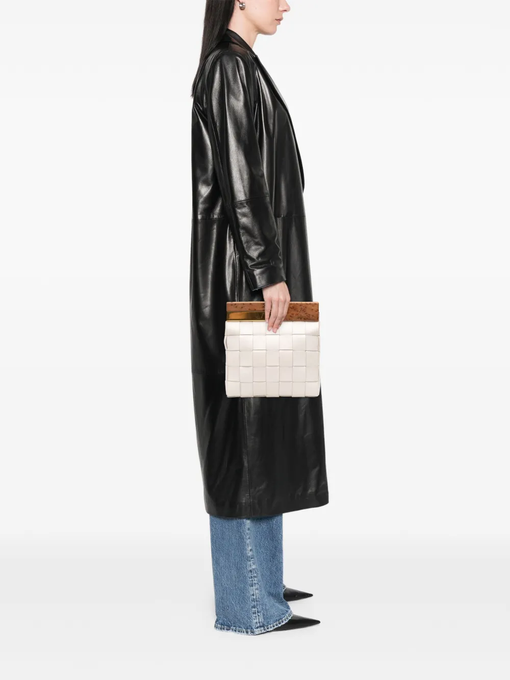 Bottega Veneta Pre-Owned 2012-2025 Lambskin Maxi Intrecciato The Snap clutch bag | Pre-Owned | Image 2