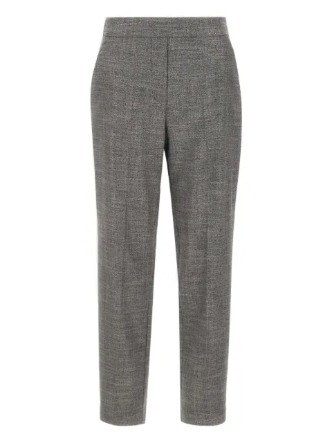 kaos pantalones rectos