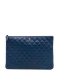 CHANEL Pre-Owned 2018 Large Quilted Lambskin O Case clutch bag - Blue