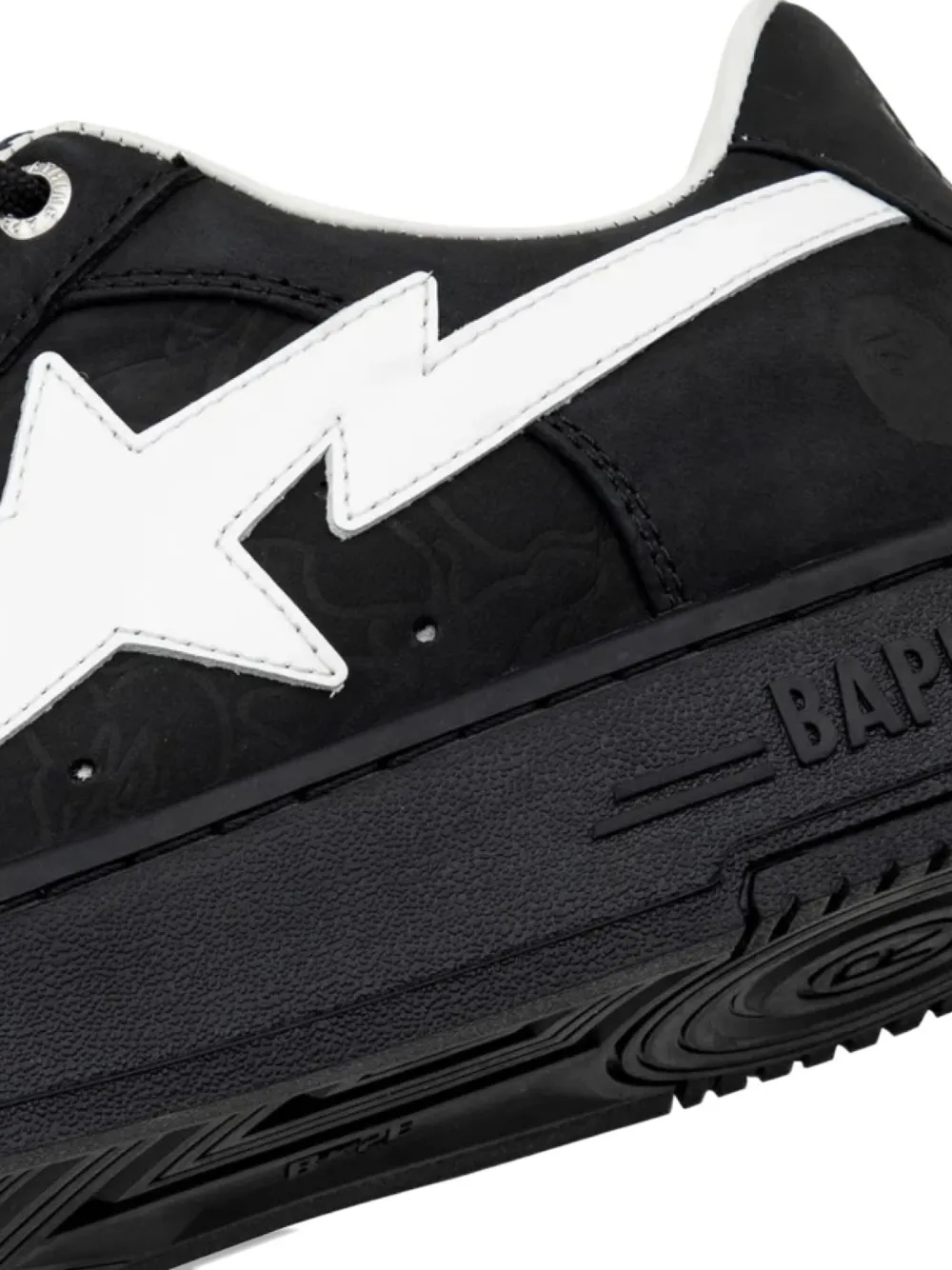 A Bathing Ape Star-appliqué Sneakers In Black