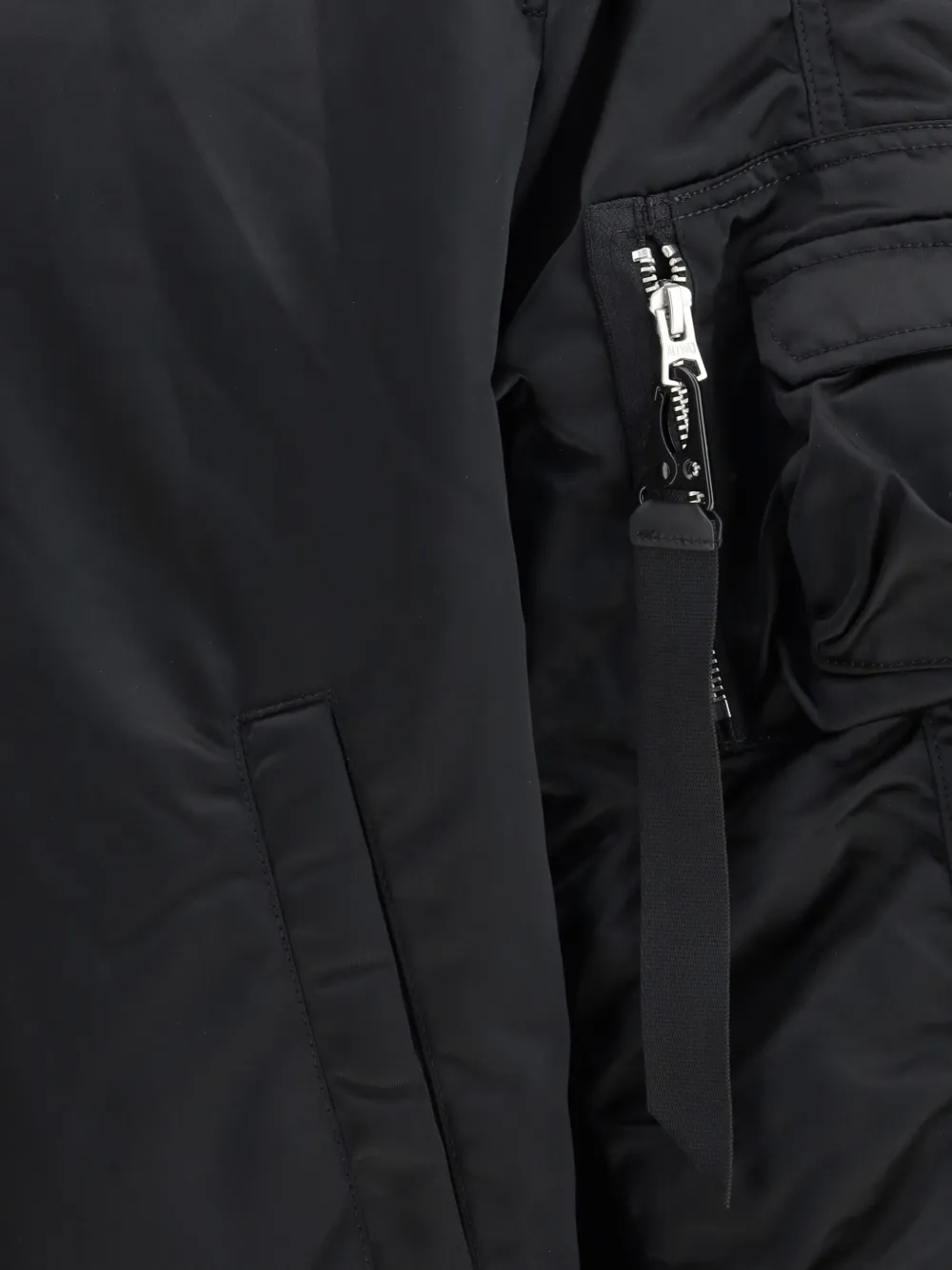 Alpha Industries Bomberjack met capuchon en rits Zwart