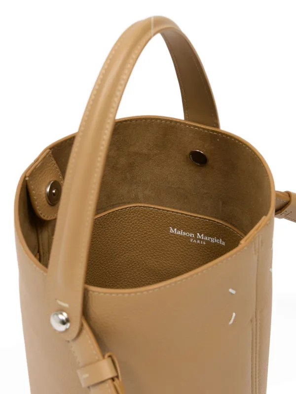 Maison Margiela ドレサージュ レザーバケットバッグ | ニュートラル