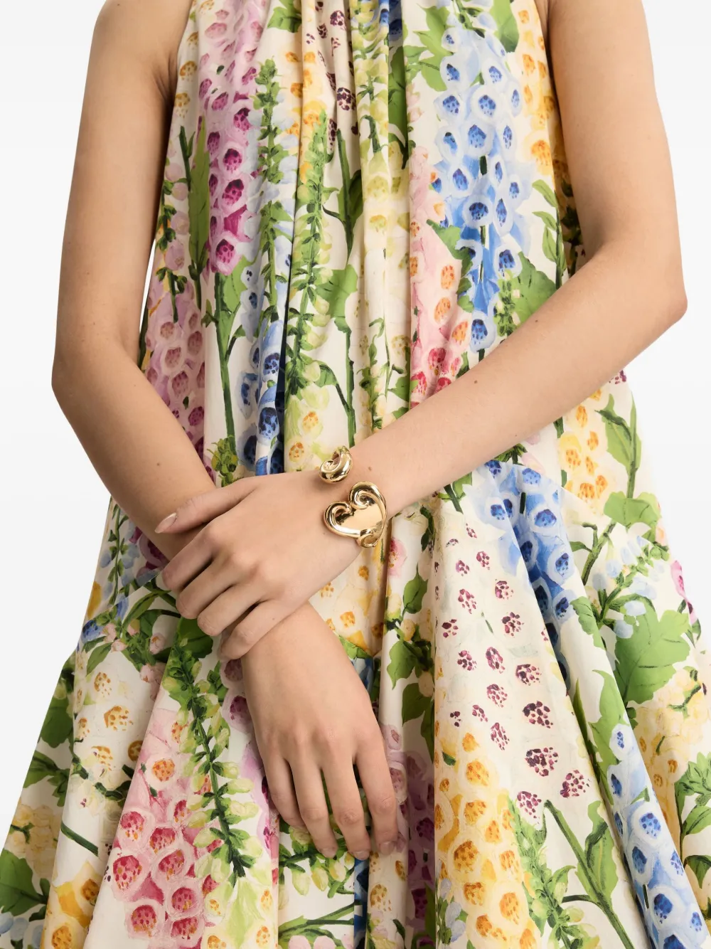 Oscar De La Renta Swirl Heart Cuff Bracelet In Gold