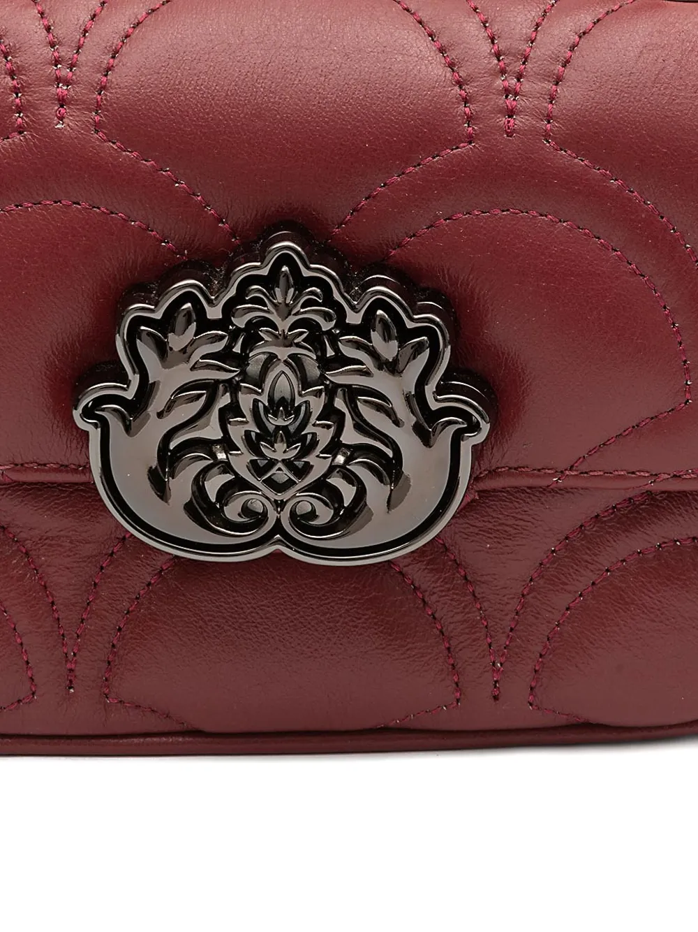 &isla Sirena Quilted Emblem Chain Shoulder Bag In Red