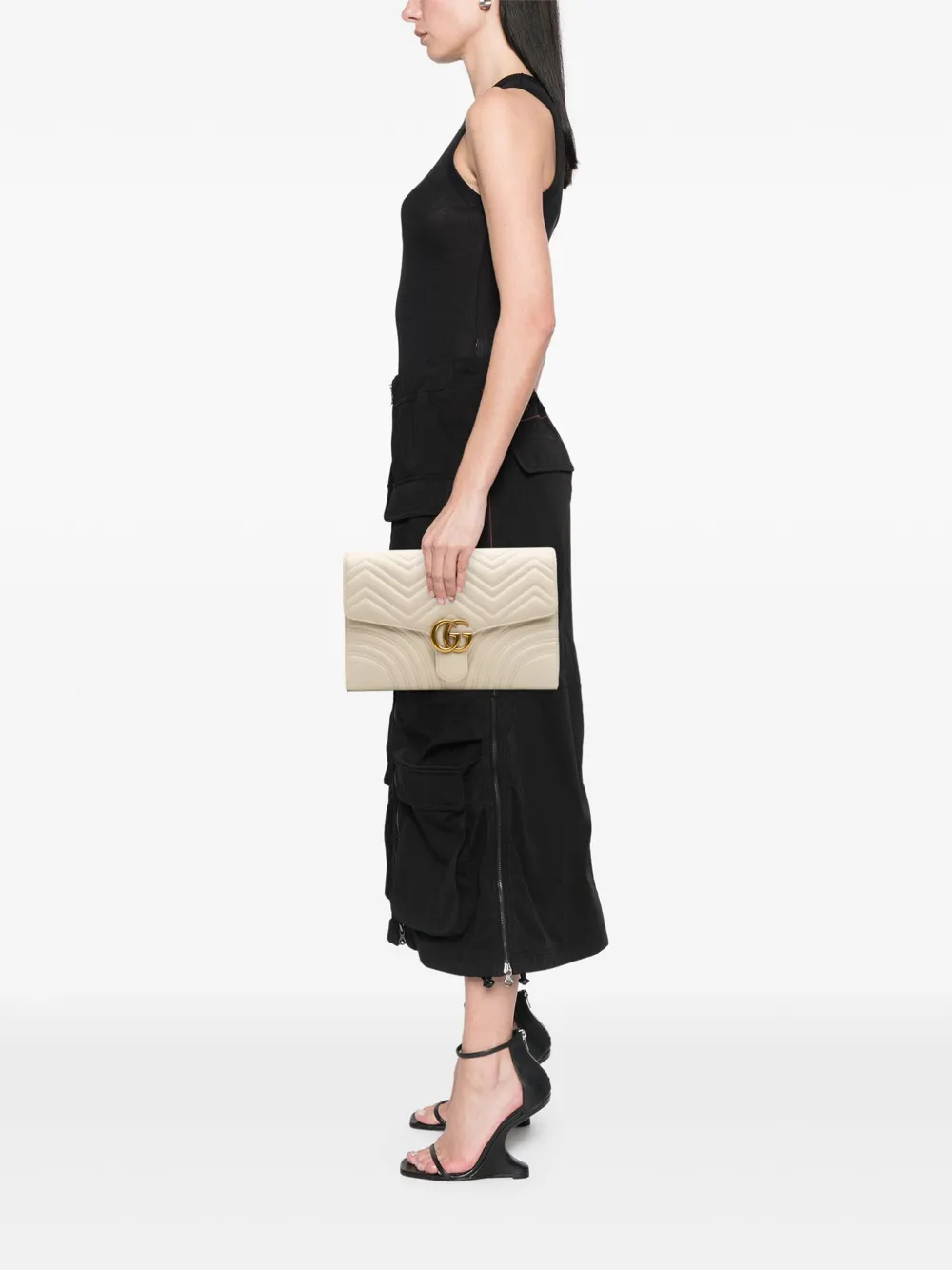 Gucci Pre-Owned 2016-2025 GG Marmont Matelasse Leather Flap clutch bag | Pre-Owned | Image 2