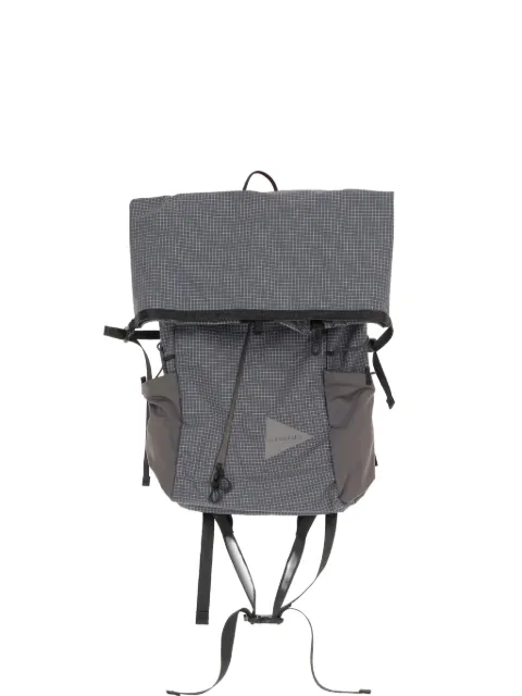 and Wander mochila con motivo de cuadrícula
