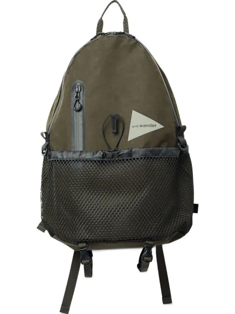 and Wander mochila con logo triangular