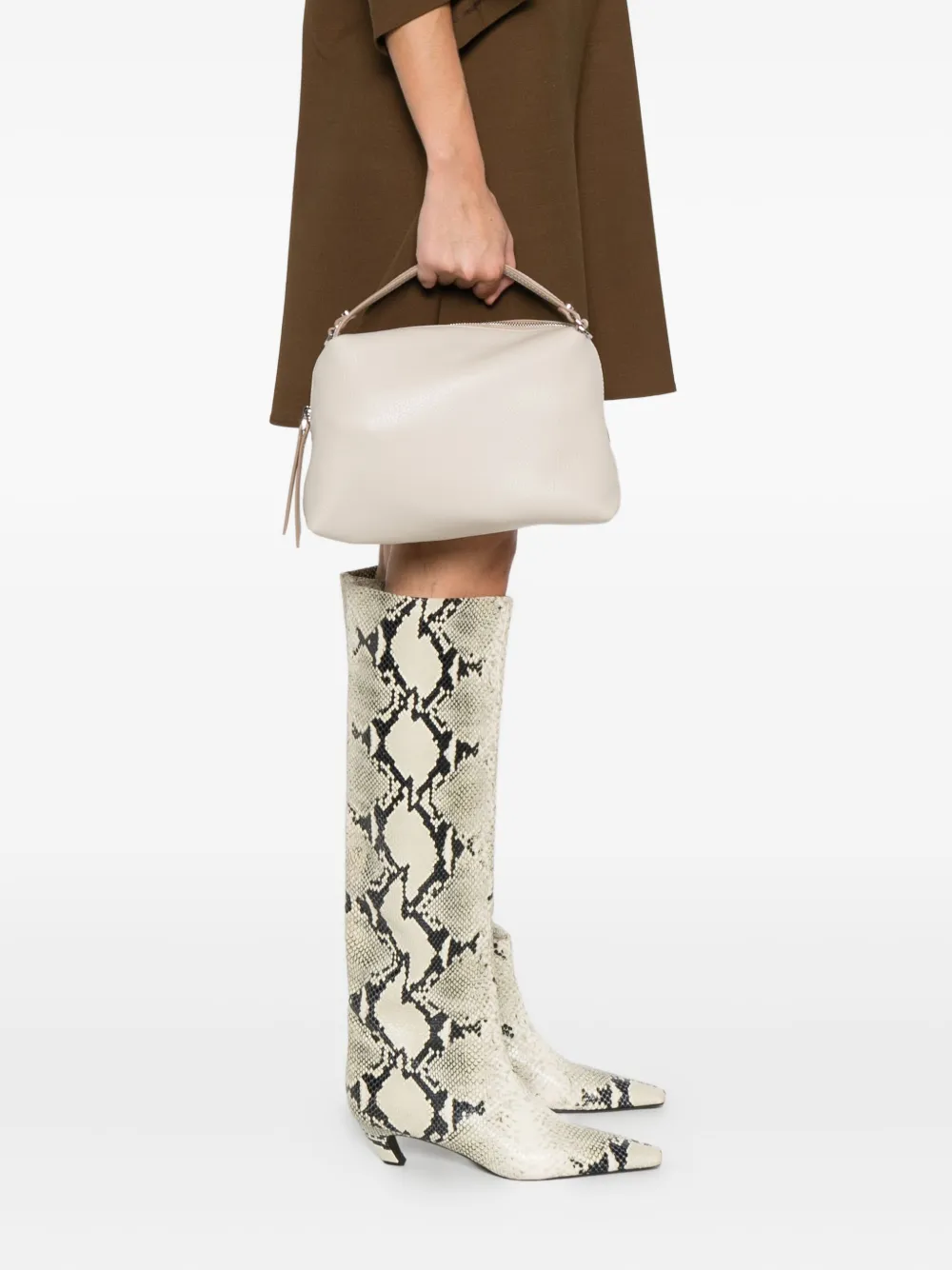Gianni Chiarini Alifa Shoulder Bag In White