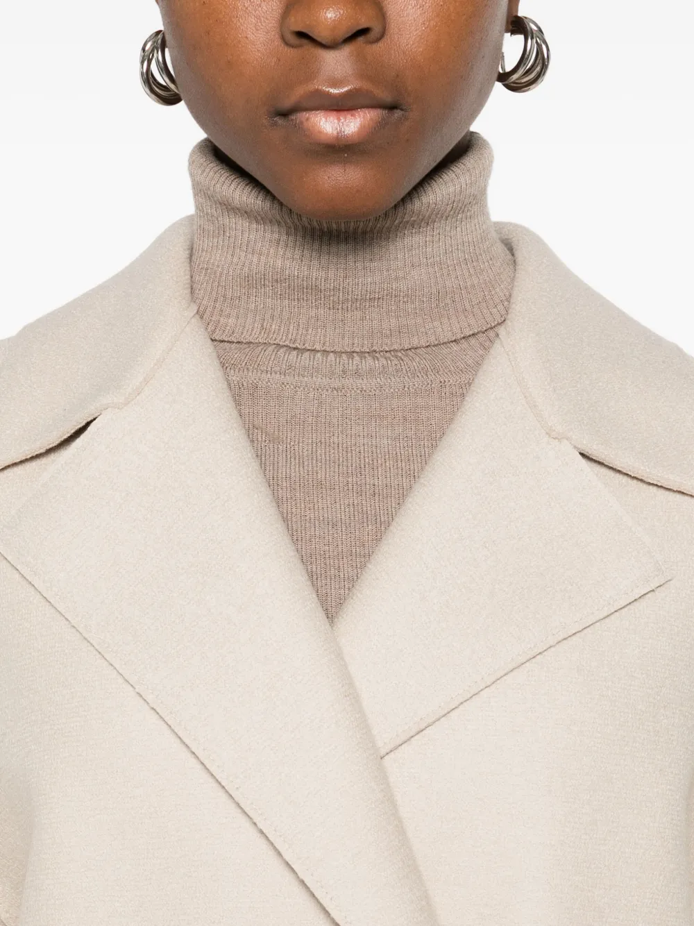 Harris Wharf London Jas met dubbele rij knopen Beige