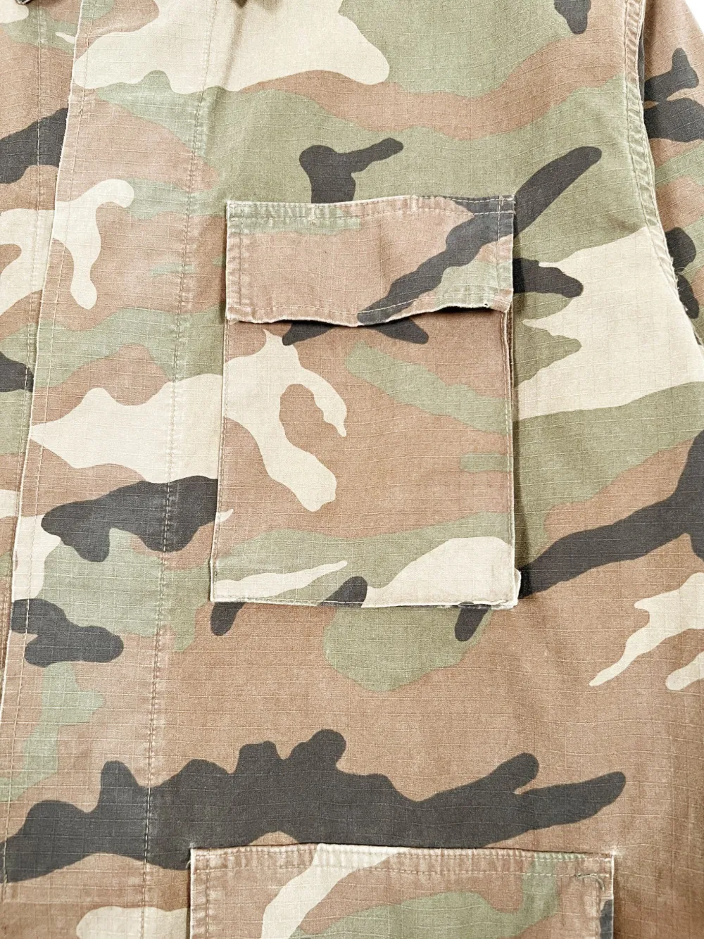 Warren Lotas Shirtjack met camouflageprint en patches Groen