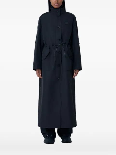 Moncler impermeable con botones y parche del logo