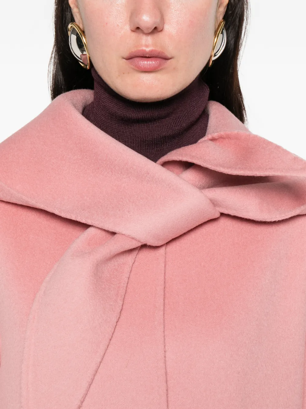 Liviana Conti Theodore jas Roze