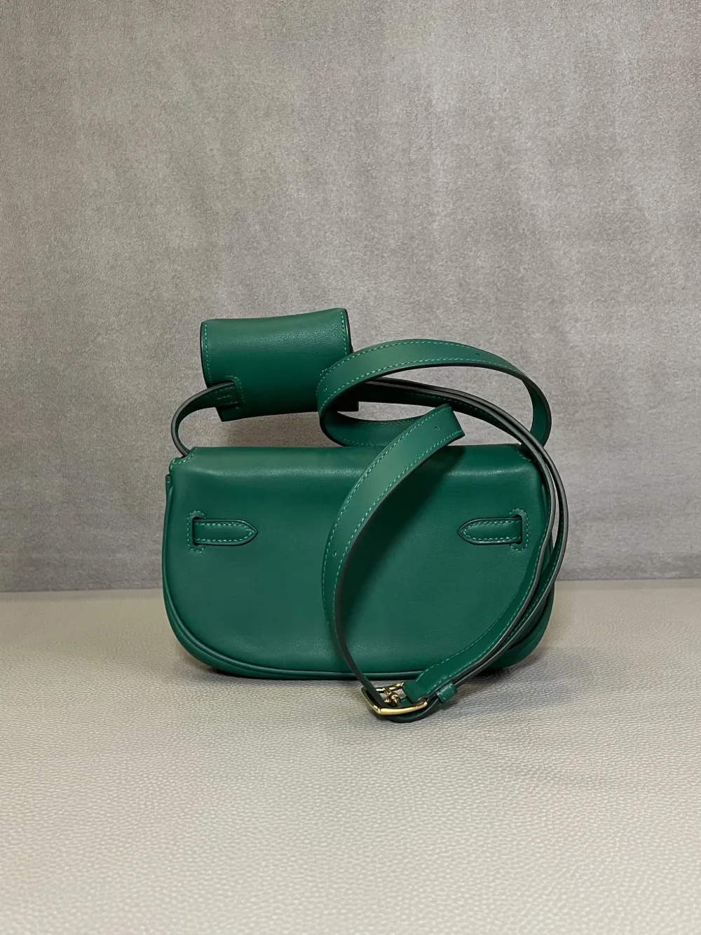 Pre-owned Hermes 2024 Kelly Moove Swift Cross Body Bag In Green