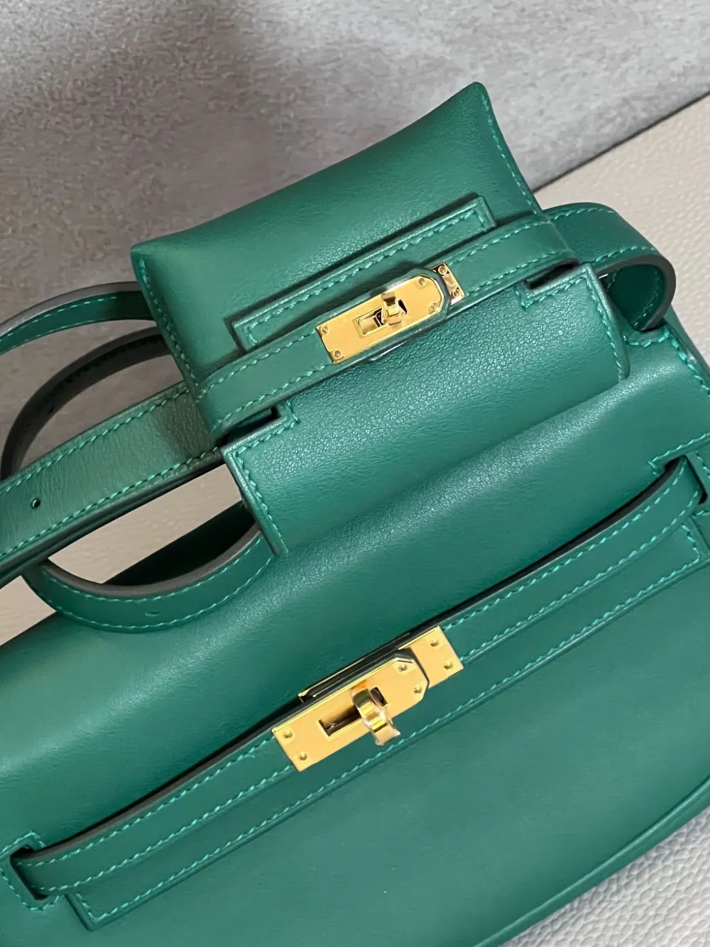 Pre-owned Hermes 2024 Kelly Moove Swift Cross Body Bag In Green