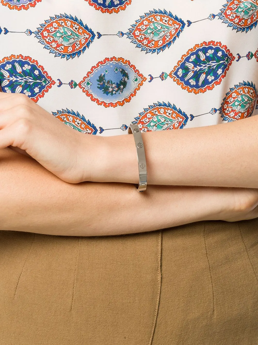 Tory Burch Armband met logo-reliëf - Zilver