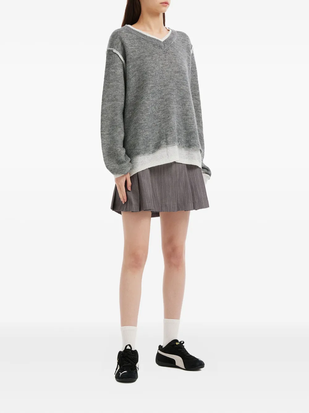 Tout A Coup V-neck Raw-cut Sweater In Gray