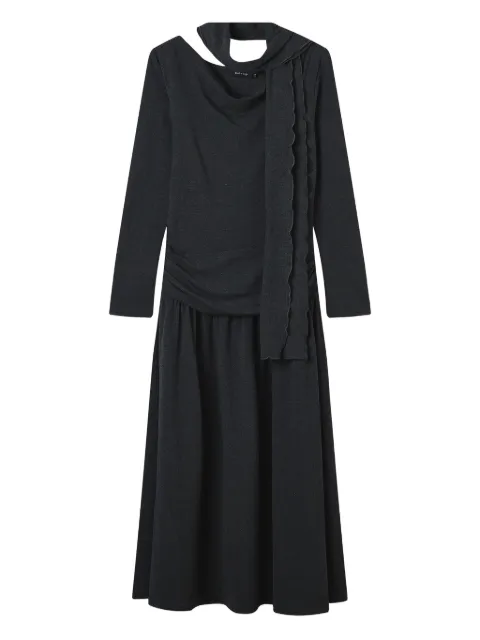 tout a coup فستان ماكسي مكشكش ومزين بوشاح