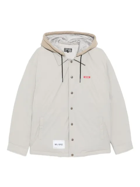 izzue chamarra con logo bordado