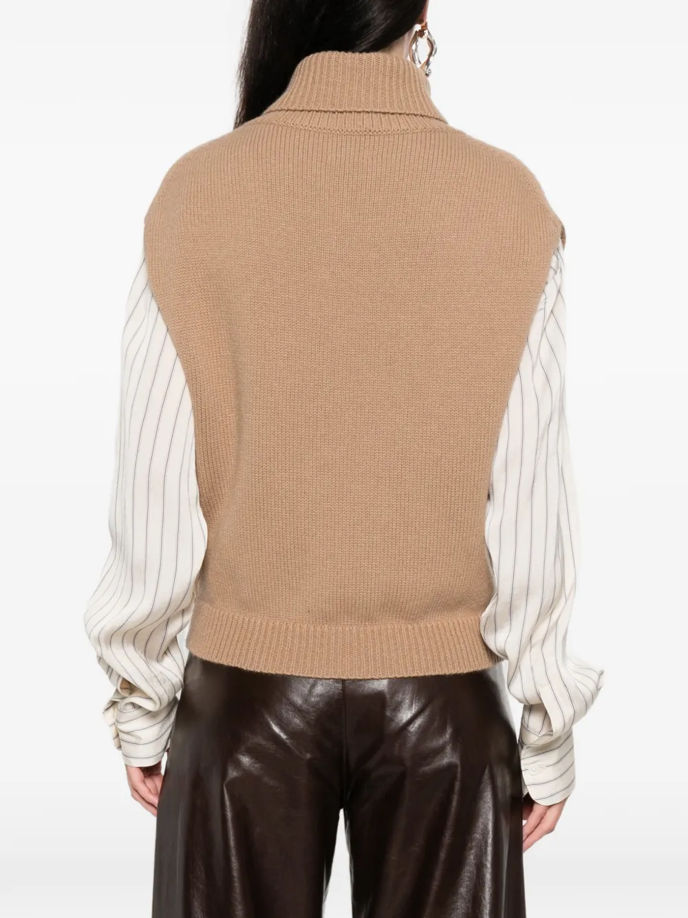 Allude Roll-neck Vest In Neutral