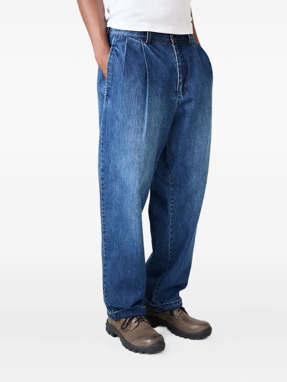 Carter Young Washed Pleated Jeans In Blue