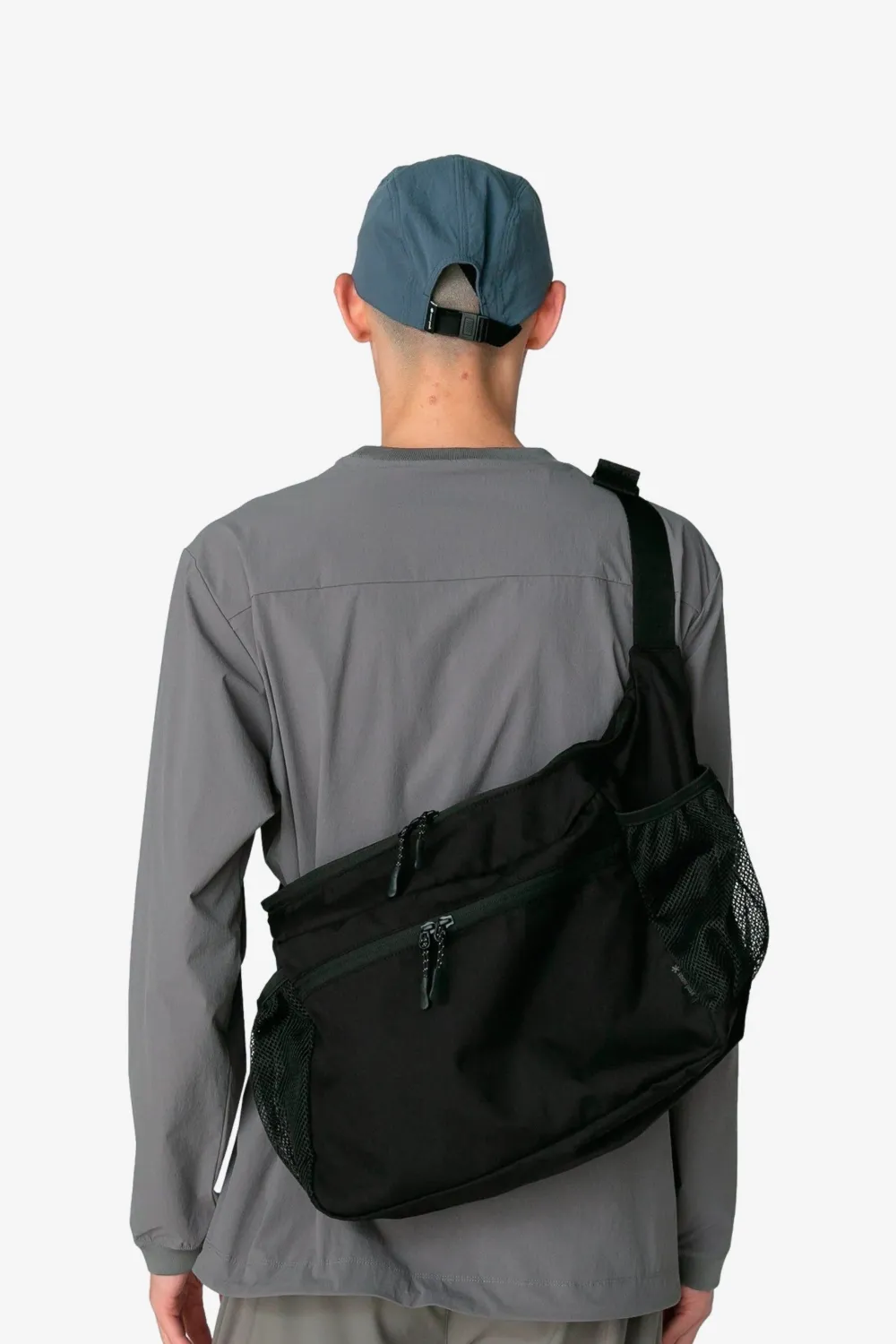 Snow Peak Middle Shoulder Bag In Black