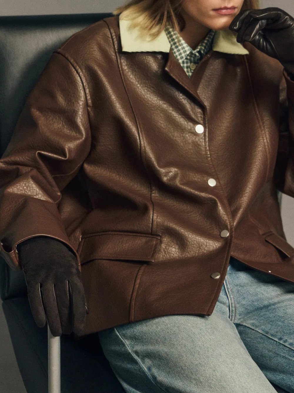 Potamy Button Suede Gloves In Brown