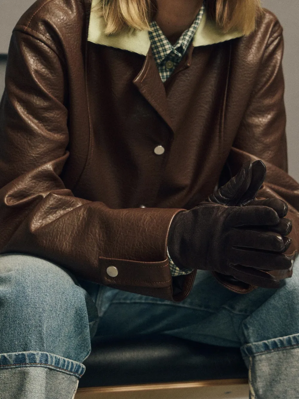 Potamy Button Suede Gloves In Brown