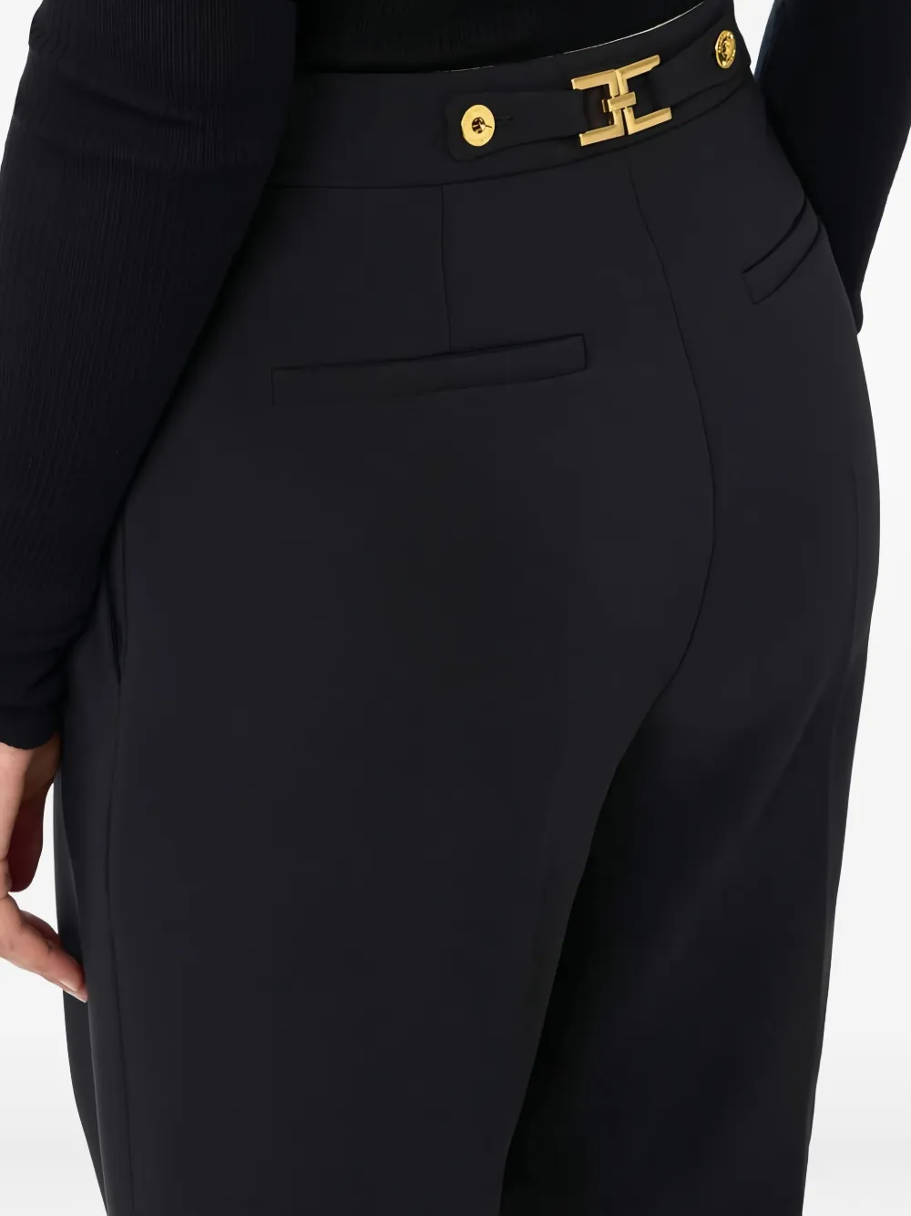 Elisabetta Franchi Geplooide shorts met logoplakkaat Zwart