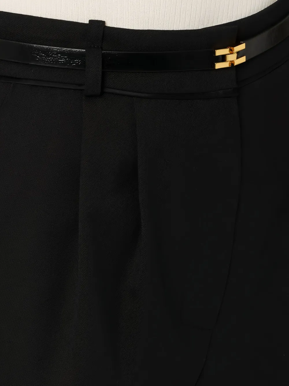 Elisabetta Franchi Satin Piping Logo Belt Shorts In Black