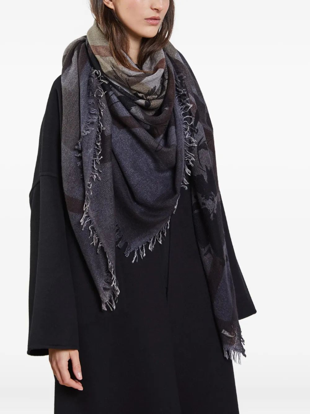 Faliero Sarti Krystal sjaal met franje - Grijs