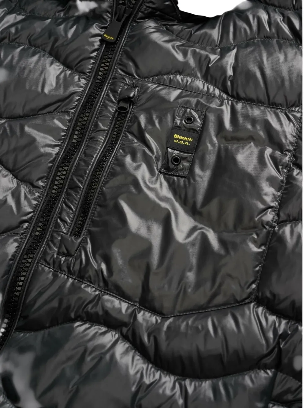 Blauer Horizontal Wave-quilted Down Jacket With Functional Details In Black