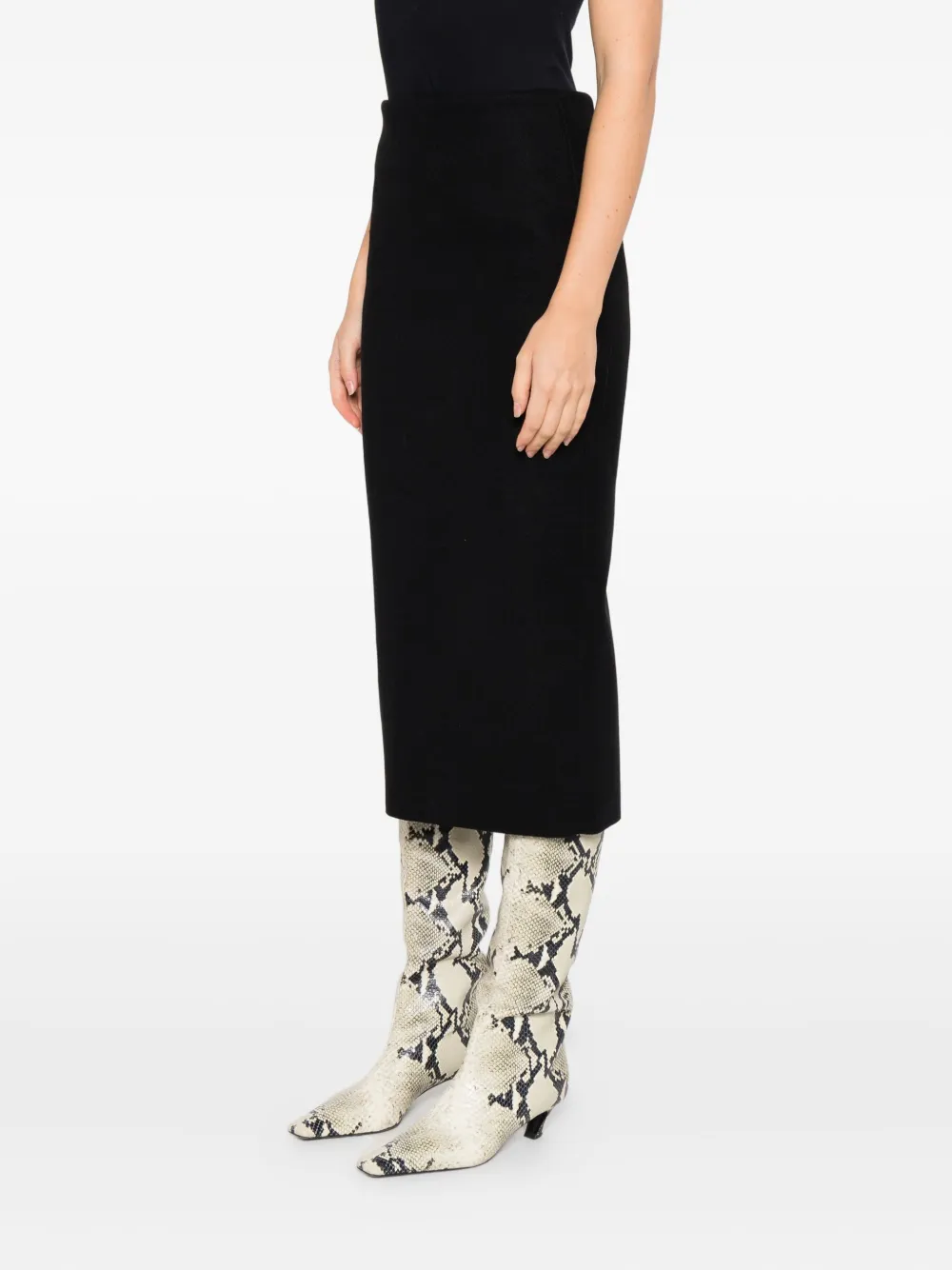 The M Straight Skirt In Black