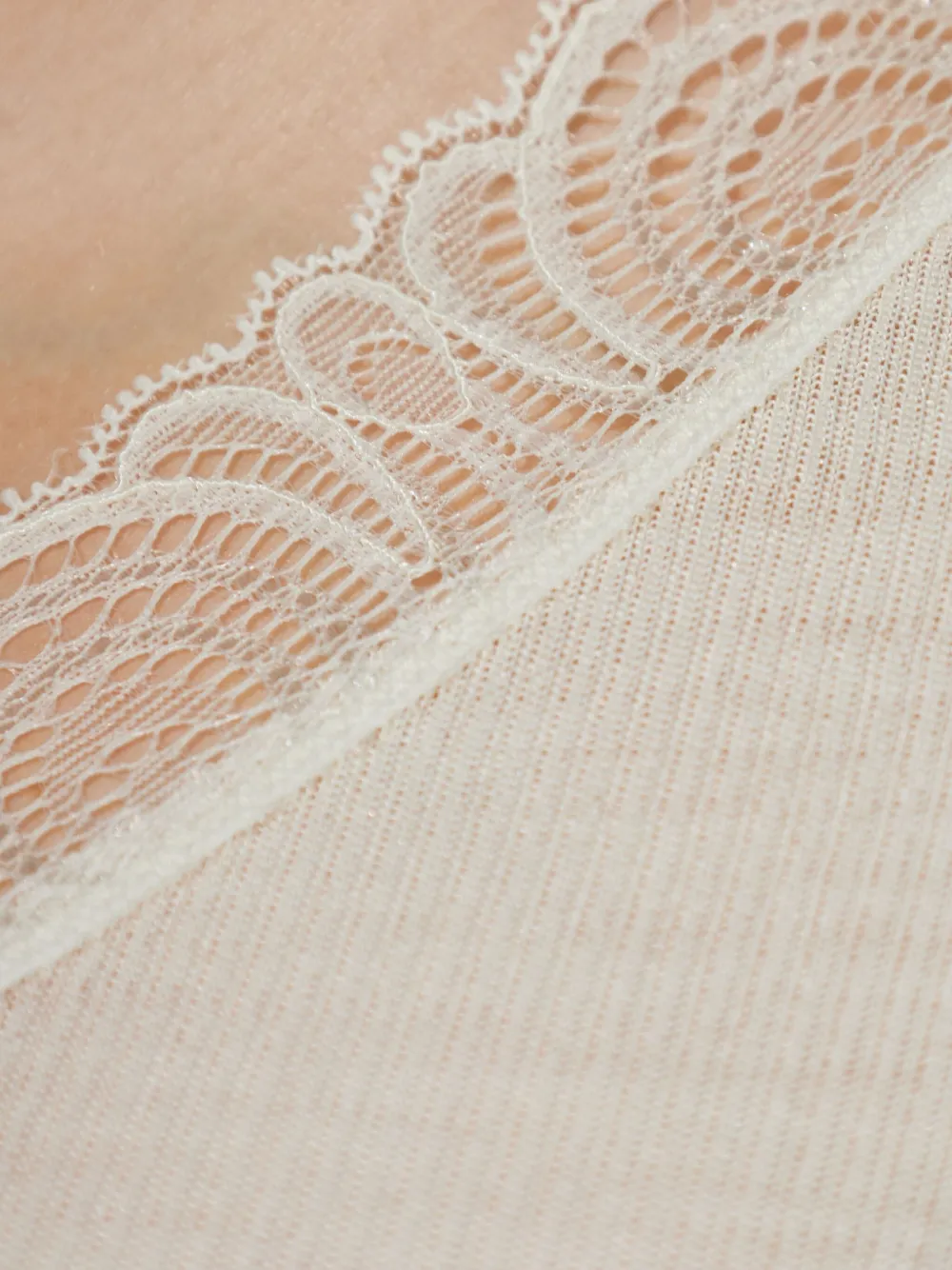 Hanro Top met v-hals Beige