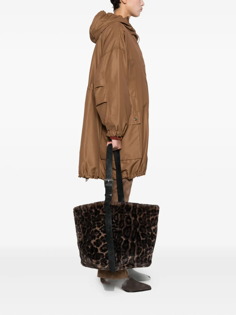 Apparis Animal-print Tote Bag In Pattern
