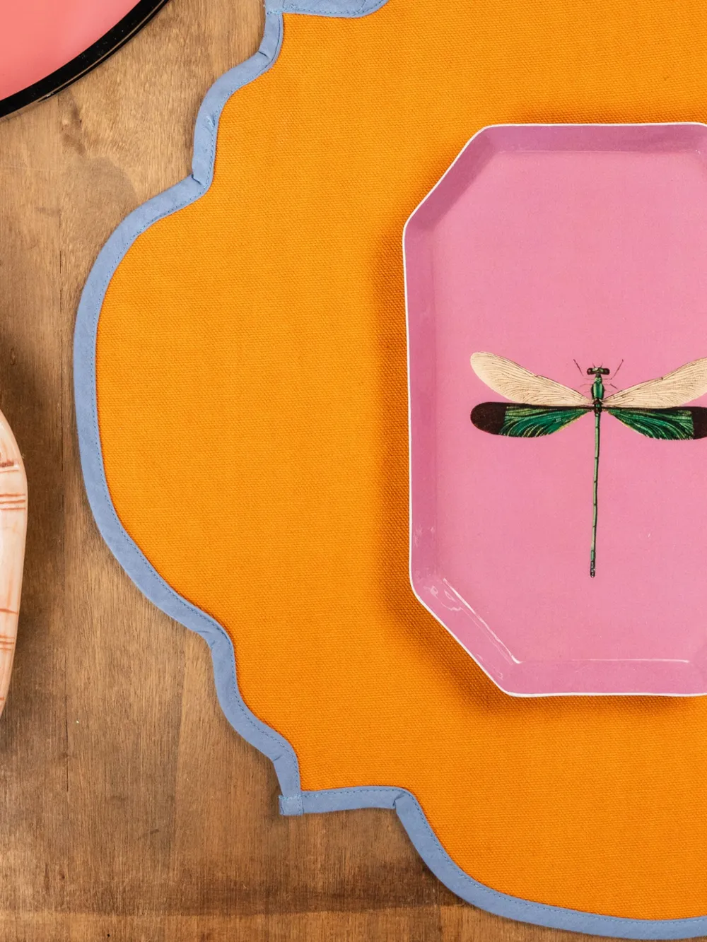 Les-Ottomans dragonfly-print tray (26cm x 19cm) | Serveware | Image 2