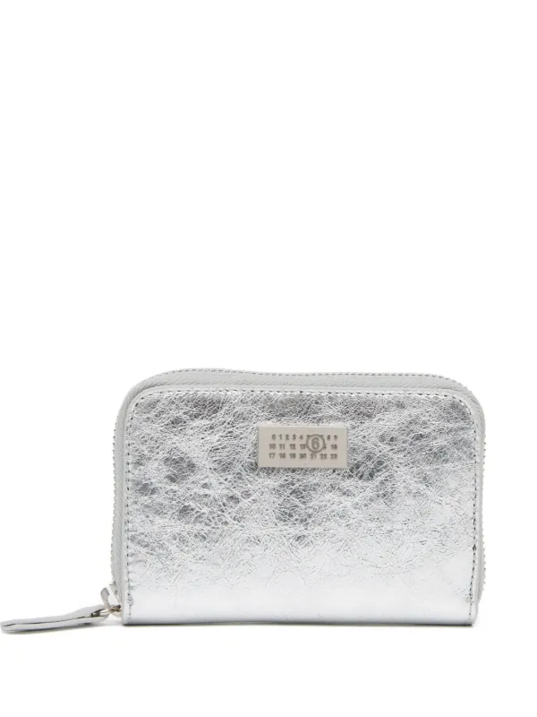 Maison Margiela ハーフムーンレザー ジップウォレット　シルバー MM6 Maison Margiela ファスナー財布 | シルバートーン | FARFETCH JP