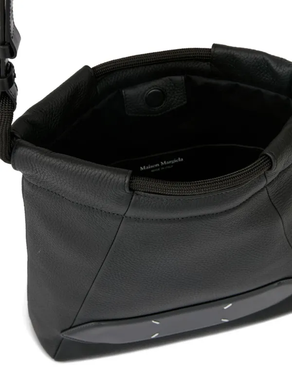 4ステッチボディバッグ　ブラック　新品　アウトレットB品 メゾン マルジェラ 4ステッチ 四つタグ ウエストポーチ ボディバッグ