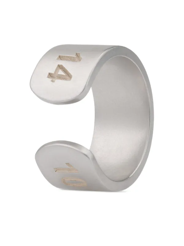 Maison Margiela Numerical Ear Cuff | Silver | FARFETCH display picture 2