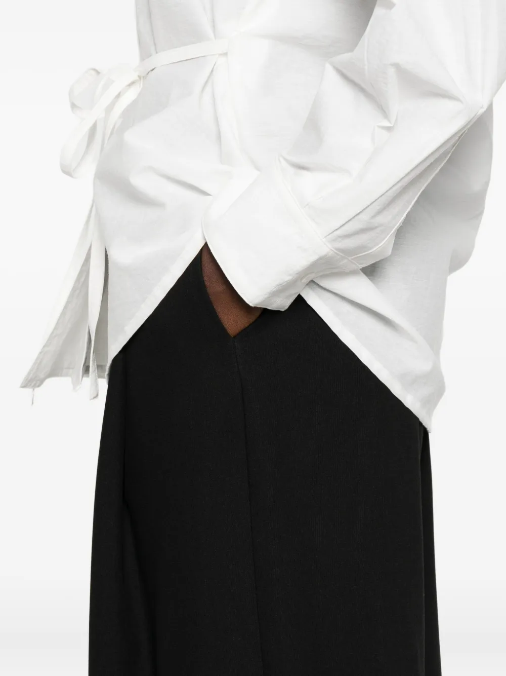 Eleh Stretch-design Pants In Black