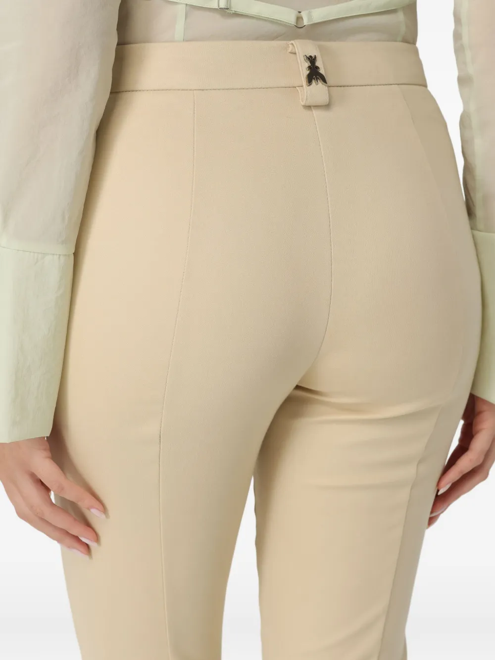 Patrizia Pepe Logo-plaque Cropped Tailored Trousers In Neutral