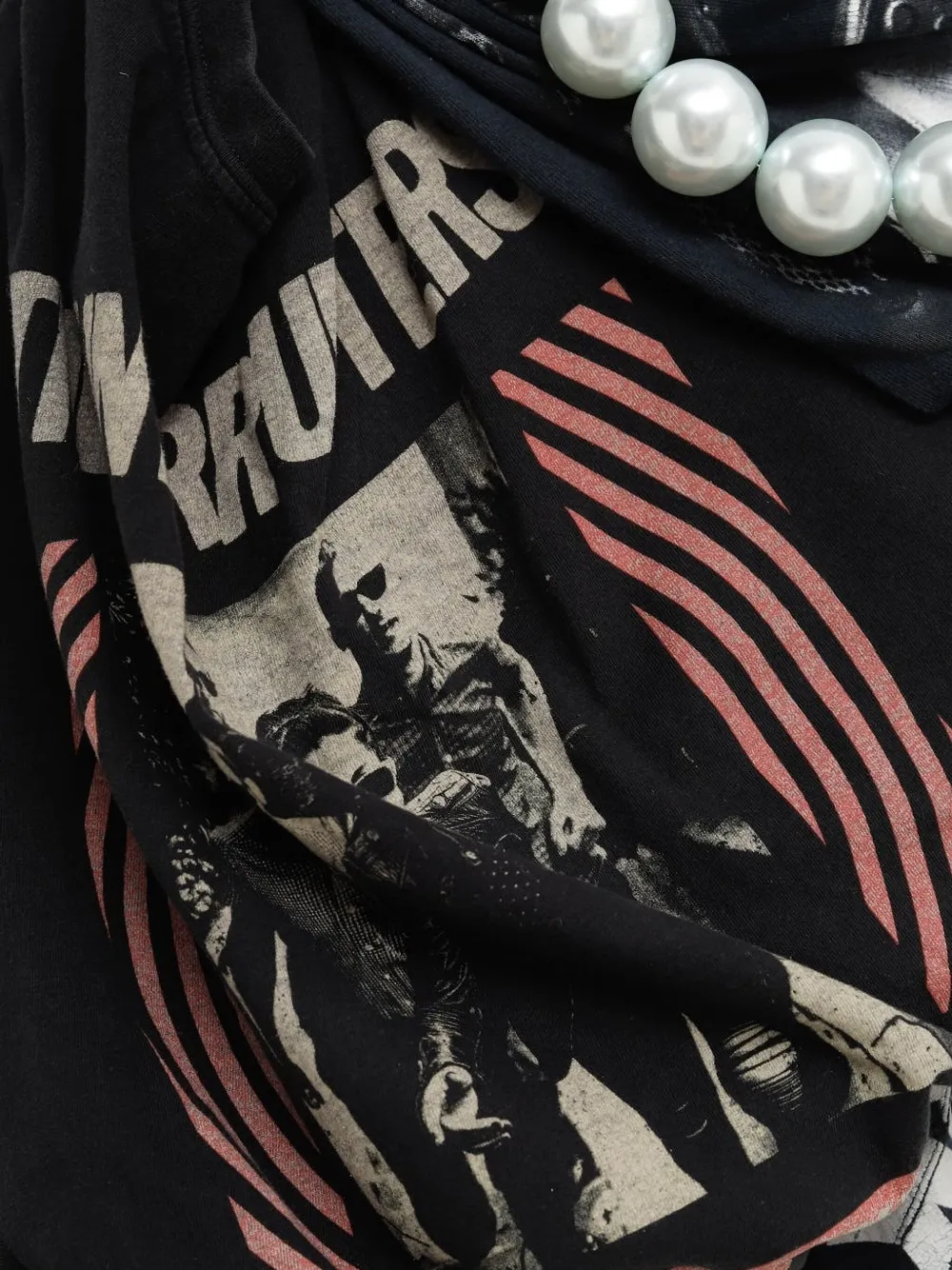 August Barron Twisted Graphic-print Beaded T-shirt In Black