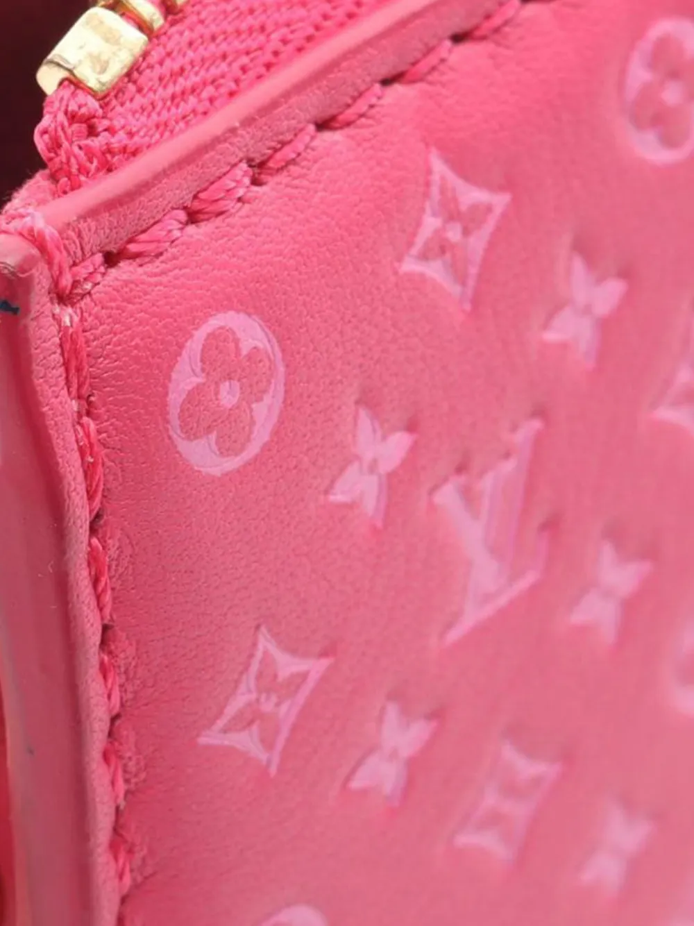Louis Vuitton Pre-Owned Borsa a tracolla Nanogram Lexington in pelle di vitello goffrata 2021-2025 | Pre-owned | Image 2
