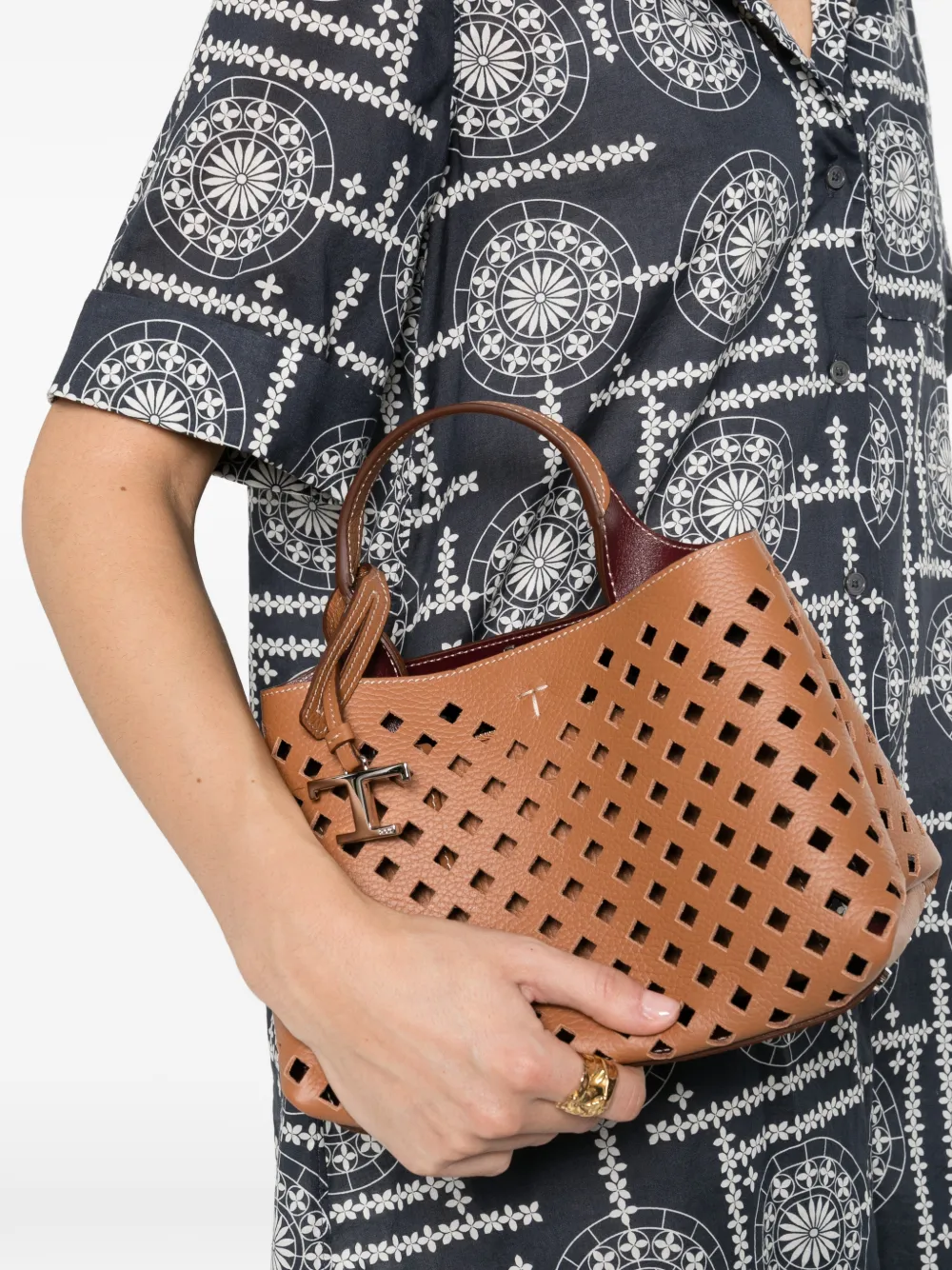 Tod's hanging-T perforated tote bag - Bruin