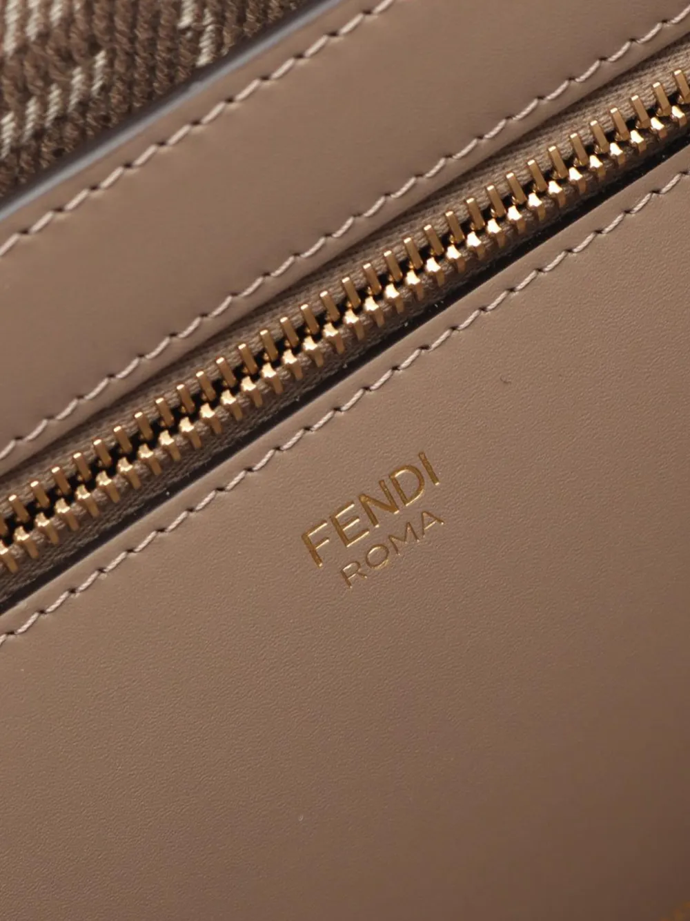 Fendi Pre-Owned 2018-2025 Large Zucca Canvas Pequin Striped Reversible Roll tote bag | Pre-Owned | Image 2