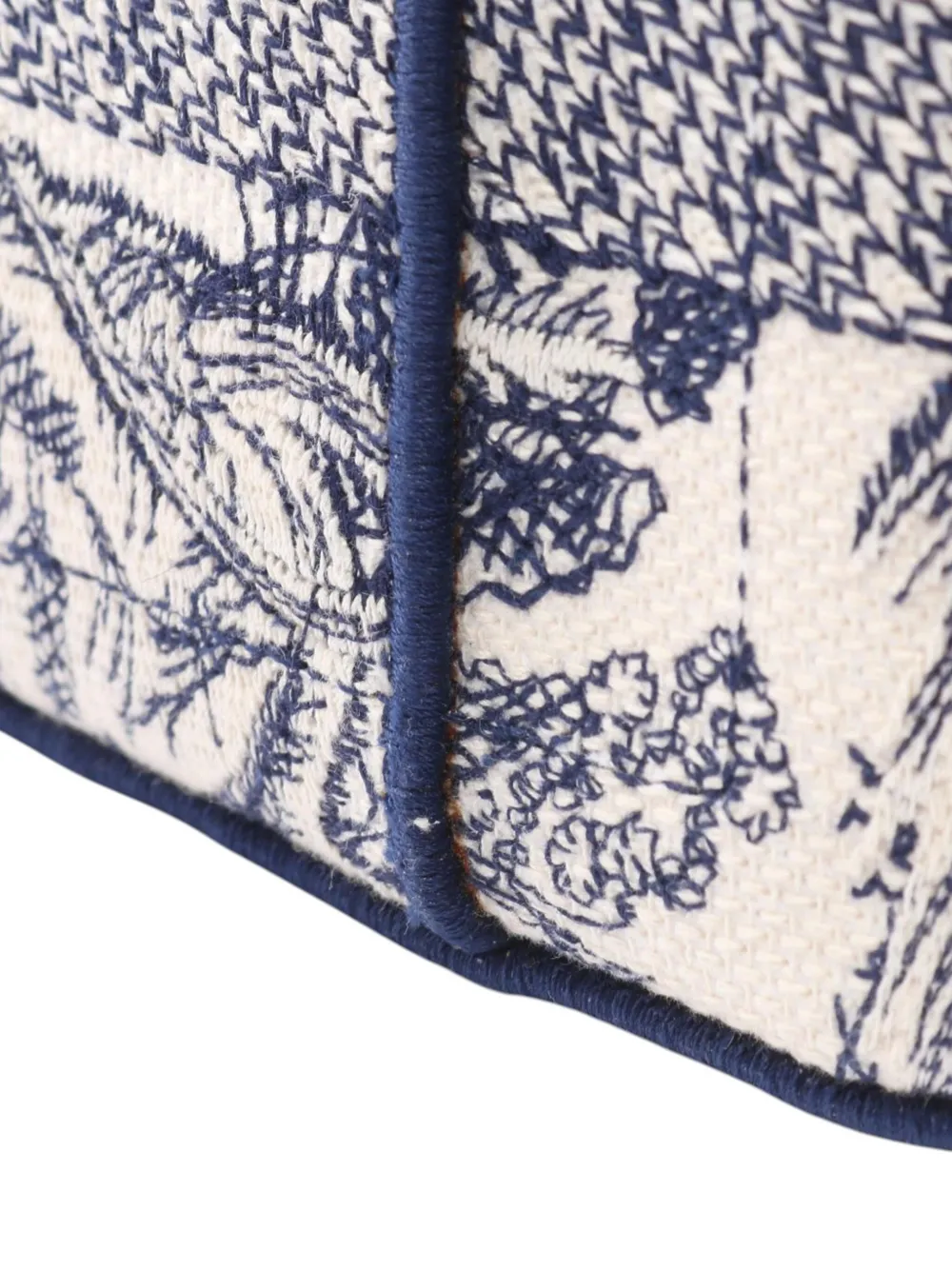 Pre-owned Dior 2021-2025 Toile De Jouy Embroidered Canvas Travel Case Vanity Bag In Blue